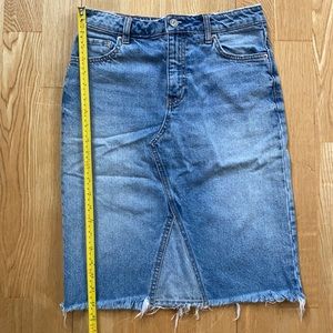 H&M sz 6 faded blue denim Jean skirt, frayed hem, modest, good condition
